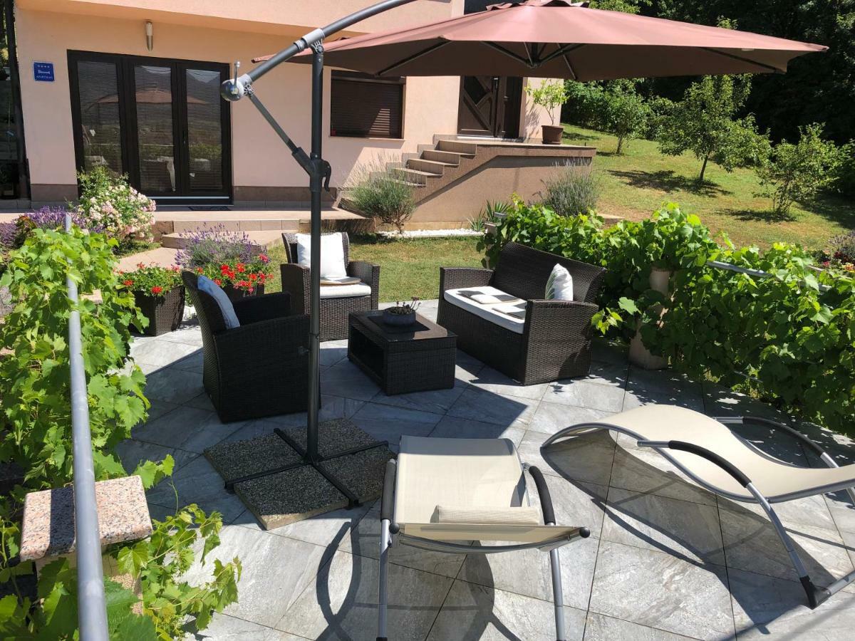 Apartman Javor Διαμέρισμα Otočac Εξωτερικό φωτογραφία